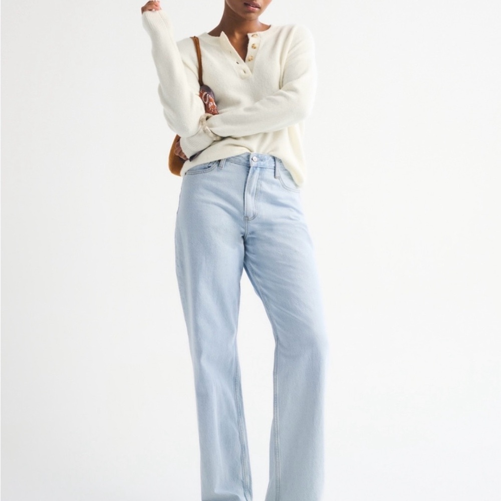 Abercrombie & Fitch Light Marble Curve Love High Rise Loose Jean